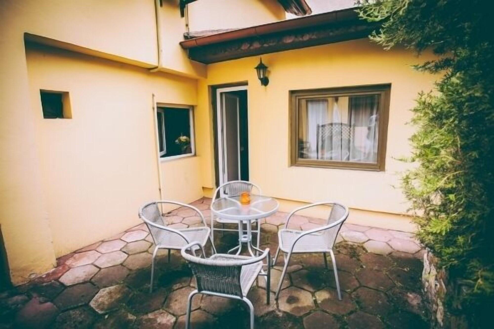 Deja Vu Guesthouse Cluj-Napoca Buitenkant foto