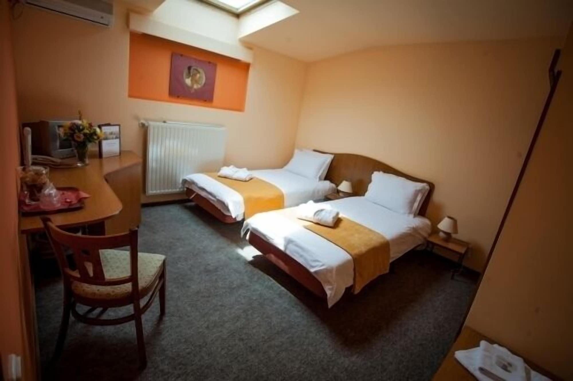 Deja Vu Guesthouse Cluj-Napoca Buitenkant foto
