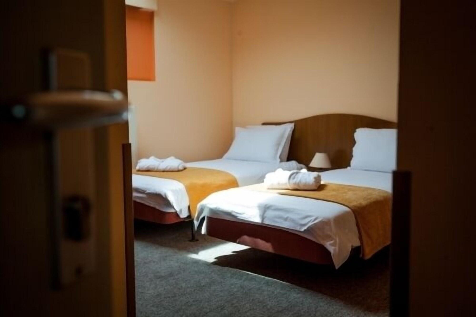 Deja Vu Guesthouse Cluj-Napoca Buitenkant foto