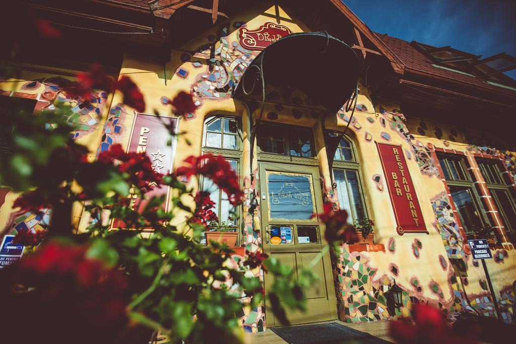 Deja Vu Guesthouse Cluj-Napoca Buitenkant foto