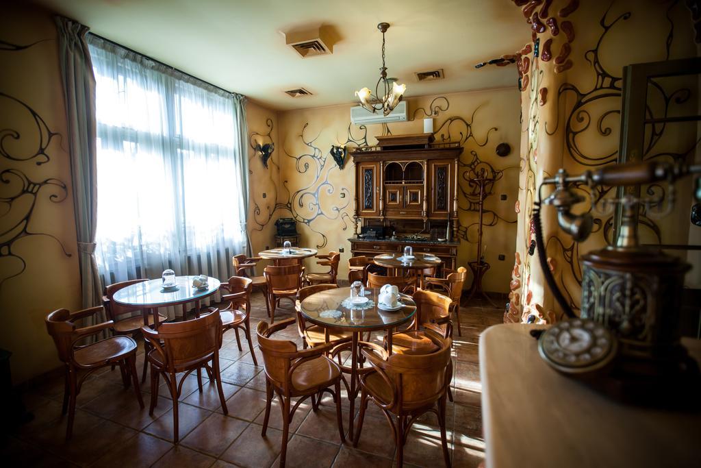 Deja Vu Guesthouse Cluj-Napoca Buitenkant foto