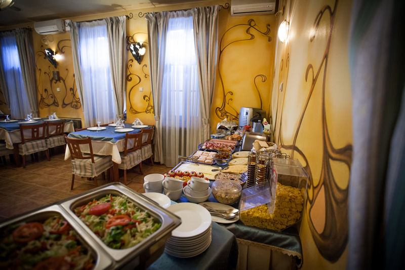 Deja Vu Guesthouse Cluj-Napoca Buitenkant foto