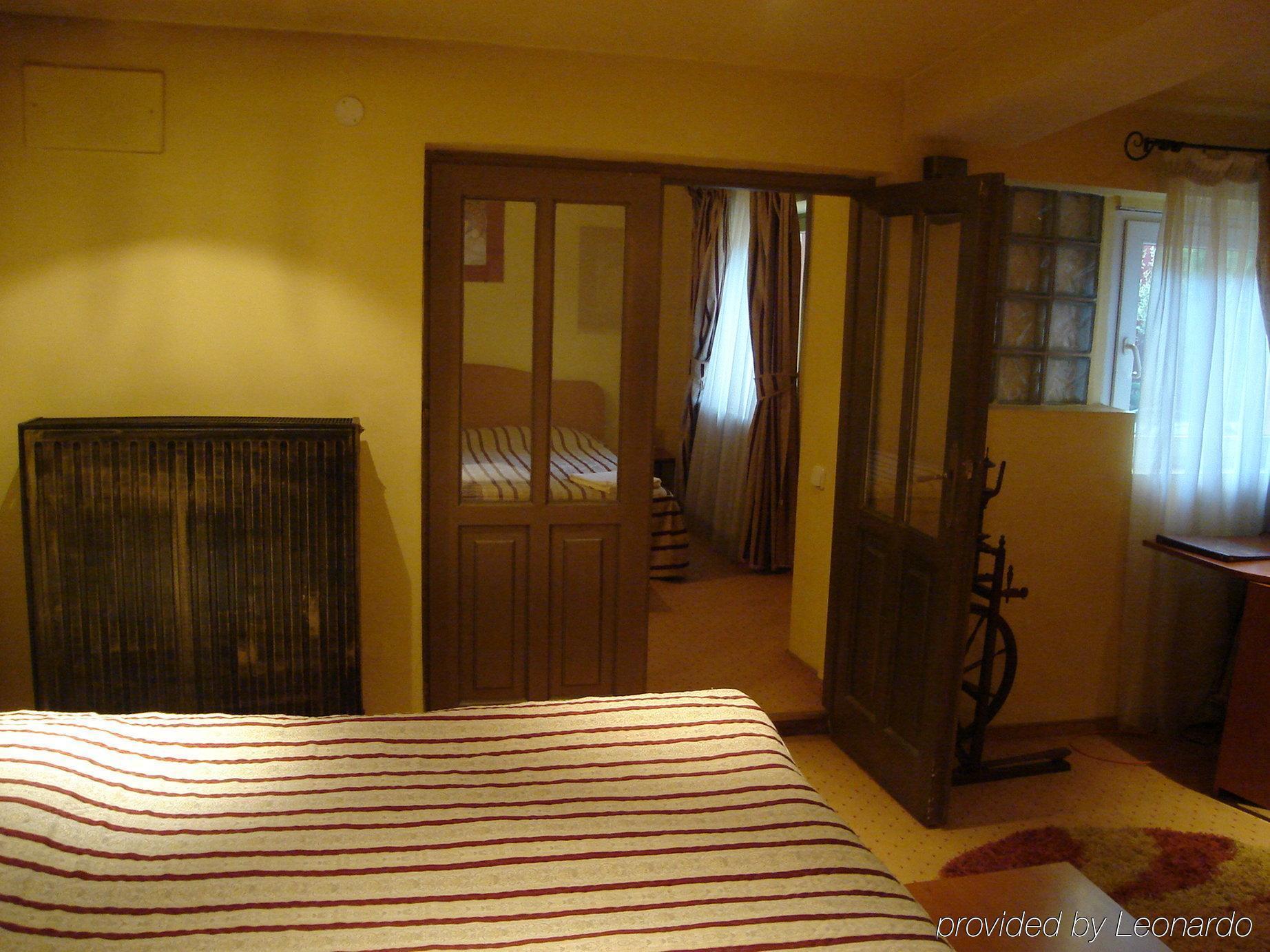 Deja Vu Guesthouse Cluj-Napoca Kamer foto