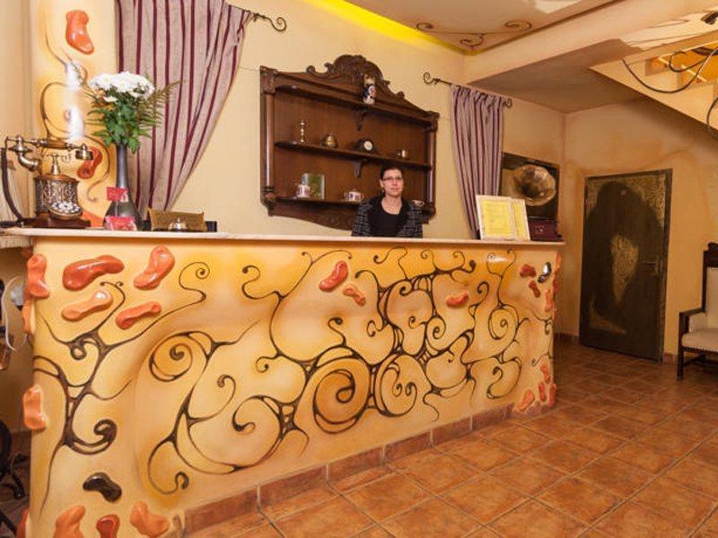 Deja Vu Guesthouse Cluj-Napoca Buitenkant foto