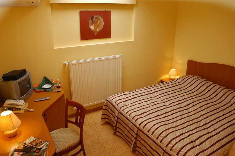 Deja Vu Guesthouse Cluj-Napoca Buitenkant foto