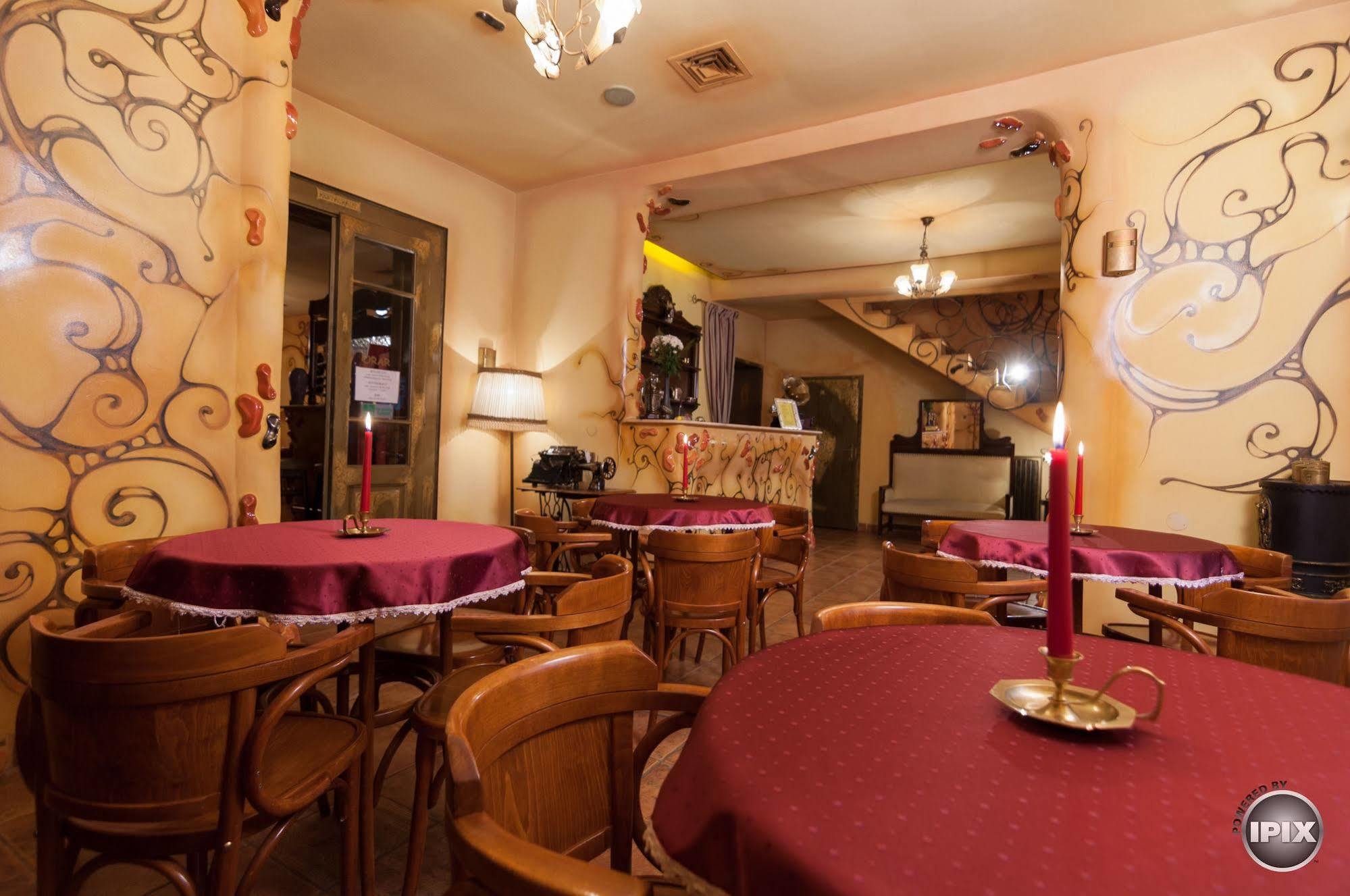 Deja Vu Guesthouse Cluj-Napoca Buitenkant foto